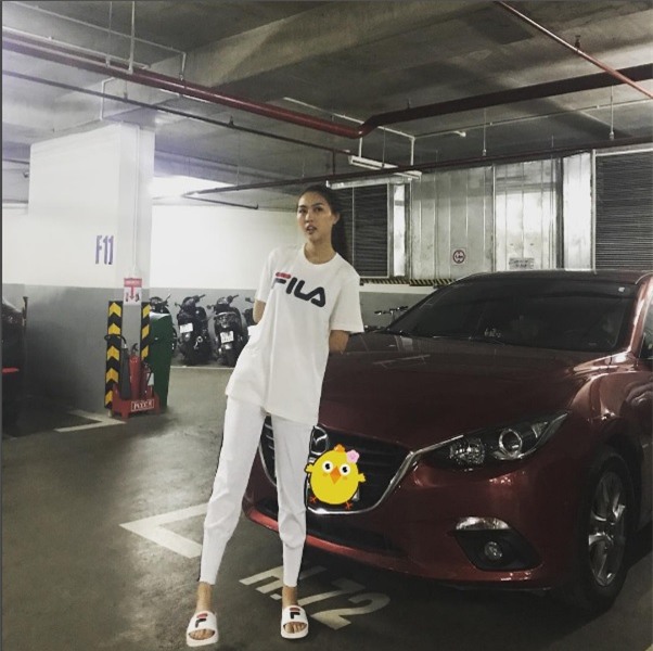 gia tai tien ty, pham huong va kendall jenner van me man ao thun gia re - 7