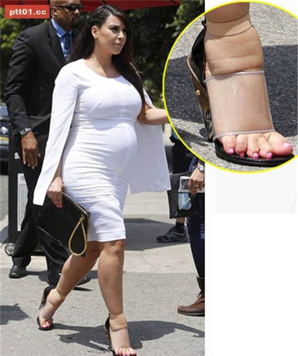 kinh hai nhung man tra tan chan tren giay cao got cua cac ngoi sao - 13