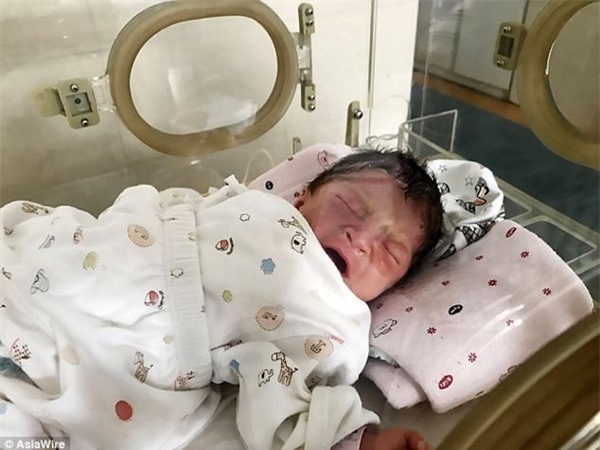 suc song ky dieu cua be gai so sinh bi me 12 tuoi bo roi trong bui cay nhieu gio lien - 4