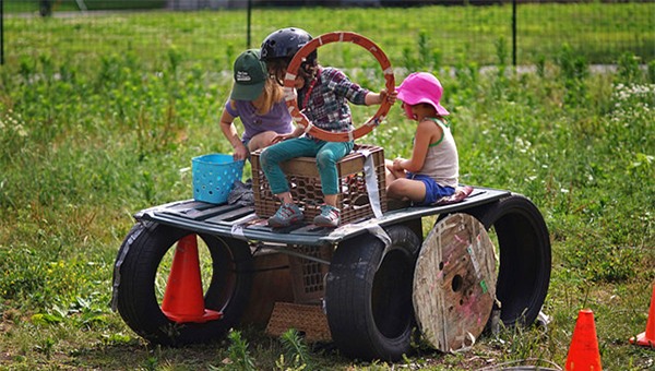 Quẳng ngay ipad, đồ chơi đi, sân chơi này mới là nơi lý tưởng cho sự phát triển mọi mặt của trẻ - Ảnh 2.