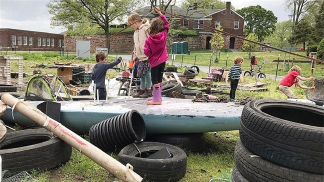 Quẳng ngay ipad, đồ chơi đi, sân chơi này mới là nơi lý tưởng cho sự phát triển mọi mặt của trẻ - Ảnh 3.