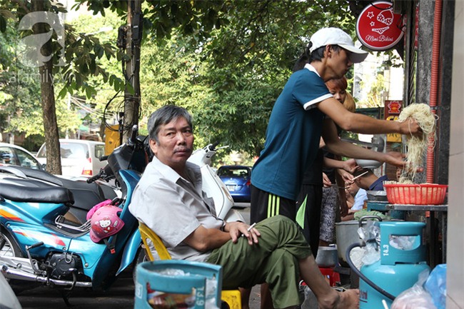 4 quán ăn có giờ mở cửa dị nhưng lúc nào cũng đông khách Hà Nội - Ảnh 15.