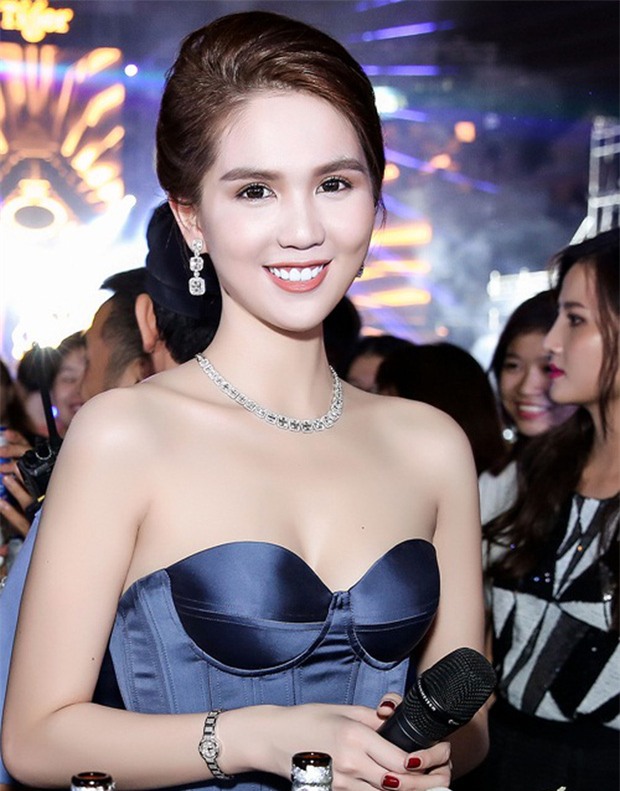 Ngọc Trinh úp mở khoe nhẫn kim cương mới mua hơn 2 tỷ đồng? - Ảnh 3.