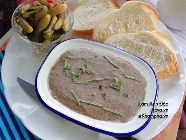 lam pate gan ga thom nuc mui, an sang kem banh mi ca nha me - 11