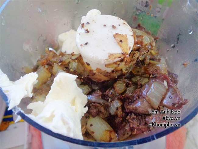 lam pate gan ga thom nuc mui, an sang kem banh mi ca nha me - 8