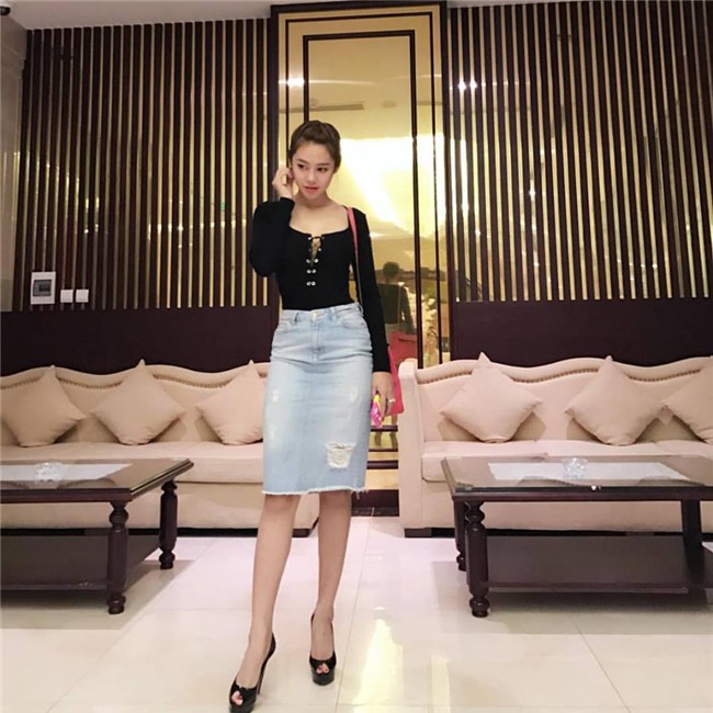 Linh Chi sexy từ phong cách đời thường đến thời trang thảm đỏ-6