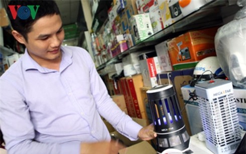 Sản phẩm đèn đuỗi muỗi và công trùng.