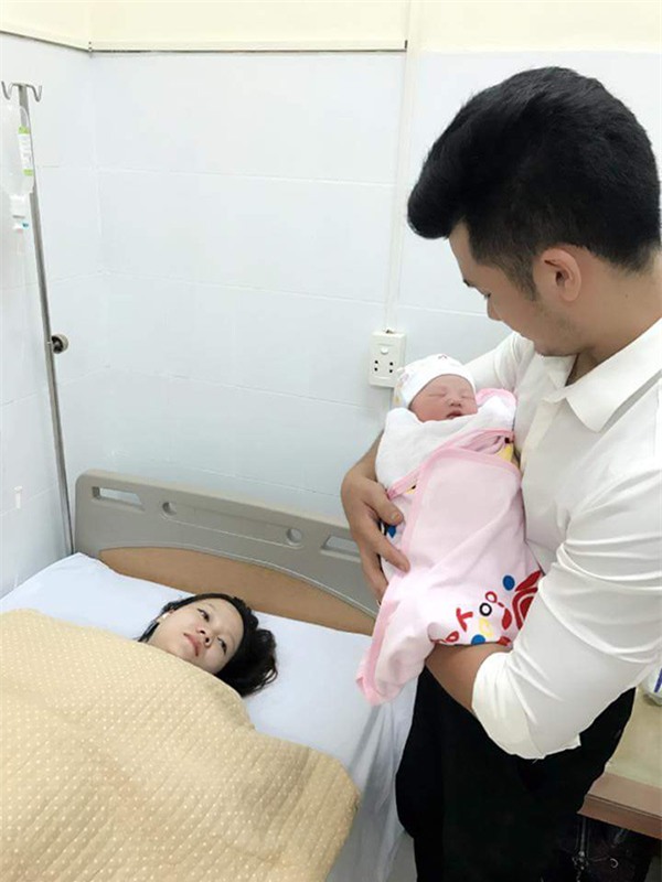 vong eo 10 ngay sau sinh “nhu chua de" cua me 9x khien hoi chi em con son giat minh - 5