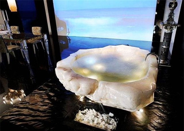 giới siêu giàu, dát vàng