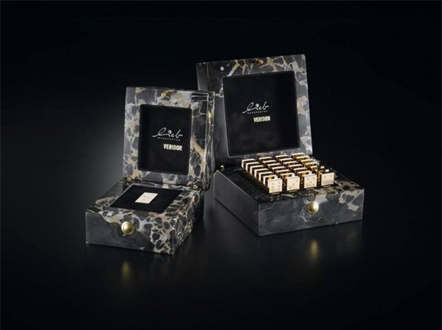 giới siêu giàu, dát vàng