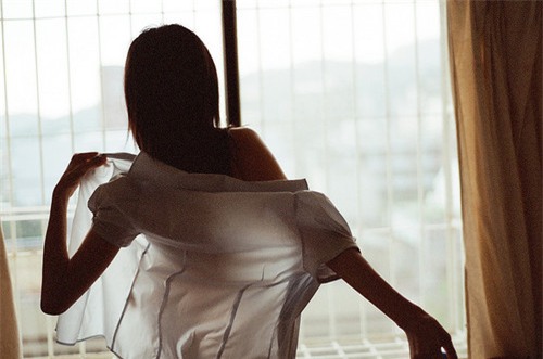 toi chap nhan de em coi toi nhu cai “mo”, mac suc ma “dao”… - 1