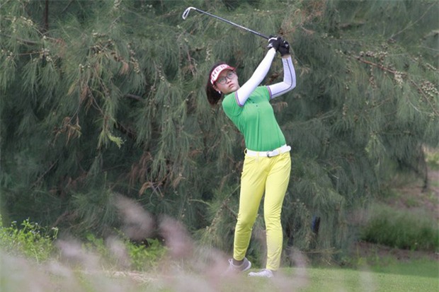 Golf thủ chân dài, xinh như hot girl trẻ nhất đoàn thể thao Việt Nam tại SEA Games 29 - Ảnh 5.