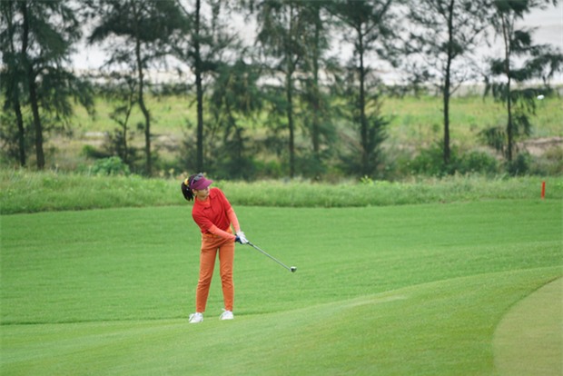 Golf thủ chân dài, xinh như hot girl trẻ nhất đoàn thể thao Việt Nam tại SEA Games 29 - Ảnh 6.