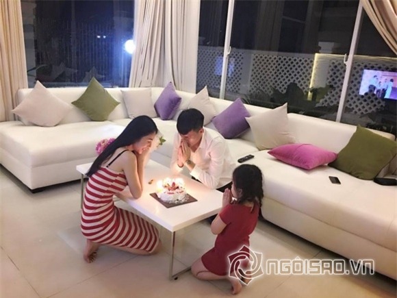 mỹ nhân Việt, chuyện tình của sao Việt, Hải Băng, Trương Quỳnh Anh, Thủy Tiên, Công Vinh, Thành Đạt, Trấn Thành, Hari Won