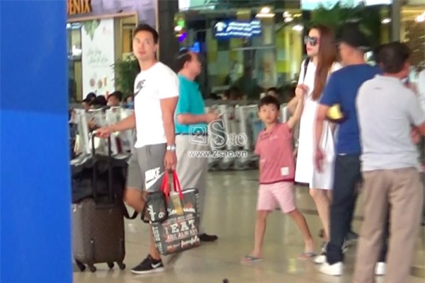 ĐỘC QUYỀN: Clip Hồ Ngọc Hà và Kim Lý hôn nhau khi cùng đi nghỉ dưỡng Côn Đảo-10