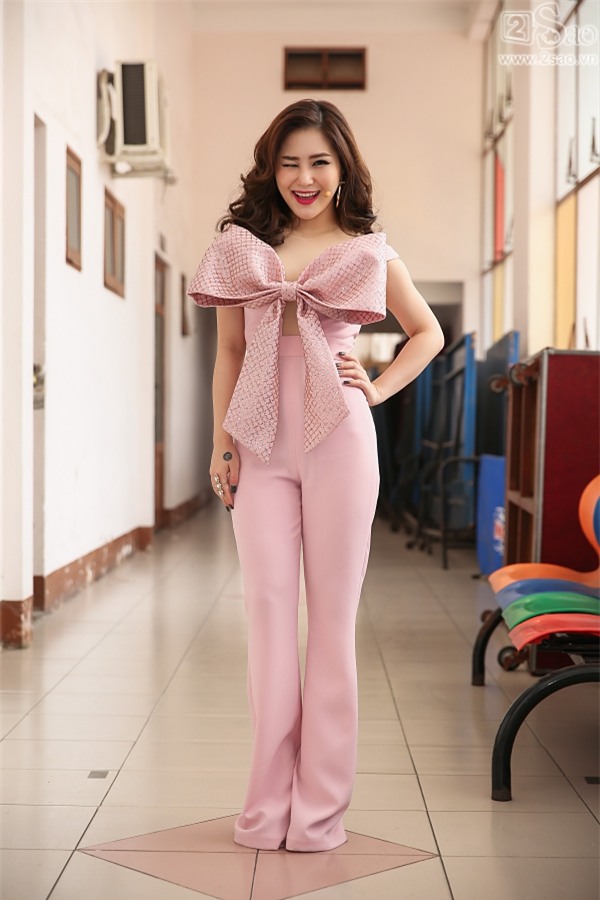 Tóc Tiên style luộm thuộm, Hương Tràm như hộp quà khổng lồ lọt top sao mặc xấu tuần này-5