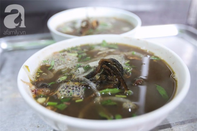 Chớm thu, ghé ăn miến lươn 30 năm tuổi trên phố cổ, quán chưa đến 10m2 mà mỗi ngày hết veo 2 tạ - Ảnh 13.