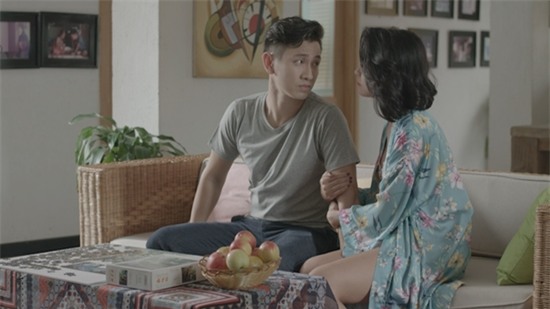 Đỏ mặt với nụ hôn táo bạo của Angela Phương Trinh và Rocker Nguyễn trong tập 1 Glee-8