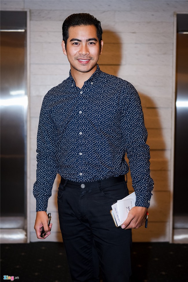 Quy Binh va dan sao Viet toi chuc mung le cuoi Le Phuong o Sai Gon hinh anh 11