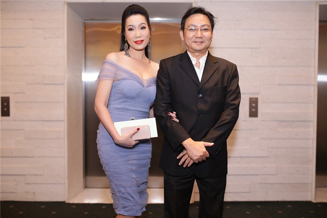 Quy Binh va dan sao Viet toi chuc mung le cuoi Le Phuong o Sai Gon hinh anh 20