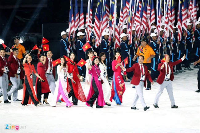 Co Viet Nam tung bay tai le khai mac SEA Games 29 hinh anh 6