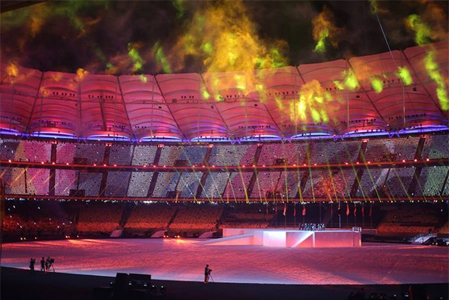 Màn pháo hoa ngắn gọn ấn tượng mở màn SEA Games 29, ảnh: Q.H