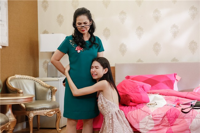 Ghê gớm có số má, Thùy Dương Next Top vẫn khóc tức tưởi trước bà Phương mẹ chồng-5