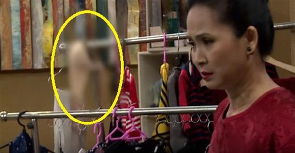 Hú hồn, Next Top Model đã kịp làm mờ hình ảnh tế nhị trong nhà chung-1