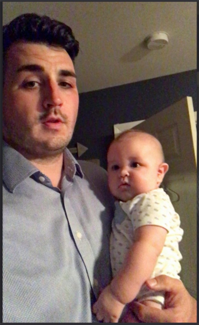 Ông bố khéo léo dỗ con ngủ bằng cách ít ai nghĩ đến - Ảnh 2.