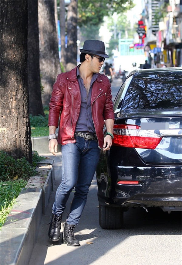 Giọng ca Người ta nói&nbsp;đang sở hữu hai xế hộp. - Tin sao Viet - Tin tuc sao Viet - Scandal sao Viet - Tin tuc cua Sao - Tin cua Sao