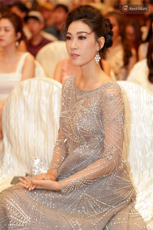 Bất ngờ trước vẻ ngoài kém sắc, già dặn của loạt thí sinh Hoa hậu Hoàn vũ Việt Nam 2017 ngoài đời thật - Ảnh 5.