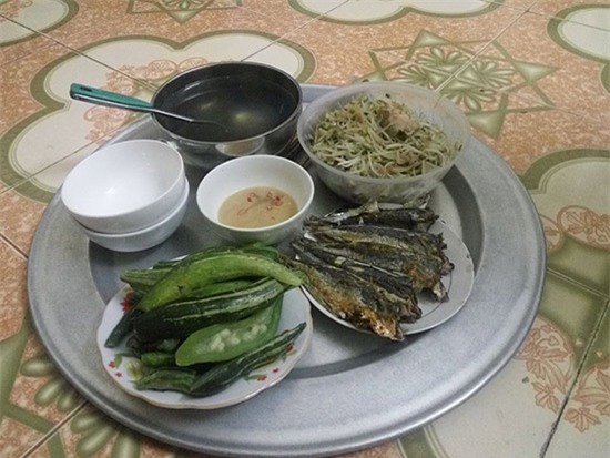 lạc cháy den, canh dục dục - mam com 20 nghin cua sinh vien ngay dau len nhap hoc - 6