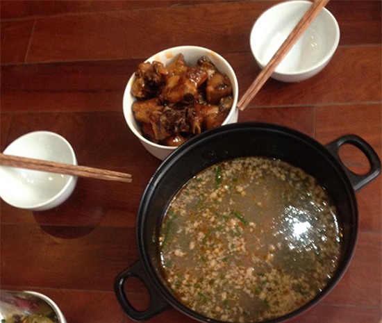 lạc cháy den, canh dục dục - mam com 20 nghin cua sinh vien ngay dau len nhap hoc - 7