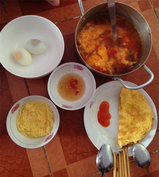 lạc cháy den, canh dục dục - mam com 20 nghin cua sinh vien ngay dau len nhap hoc - 8