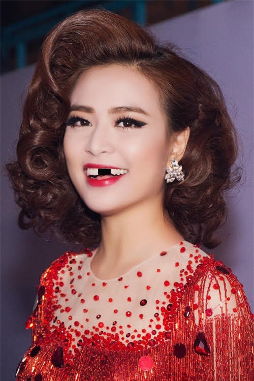 Trai xinh, gái đẹp showbiz Việt sẽ ra sao nếu một ngày bất ngờ… sún răng! - Ảnh 12.