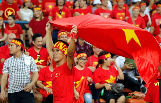 Công Phượng ghi siêu phẩm: Fan nữ xinh Philippines ngẩn ngơ - 5