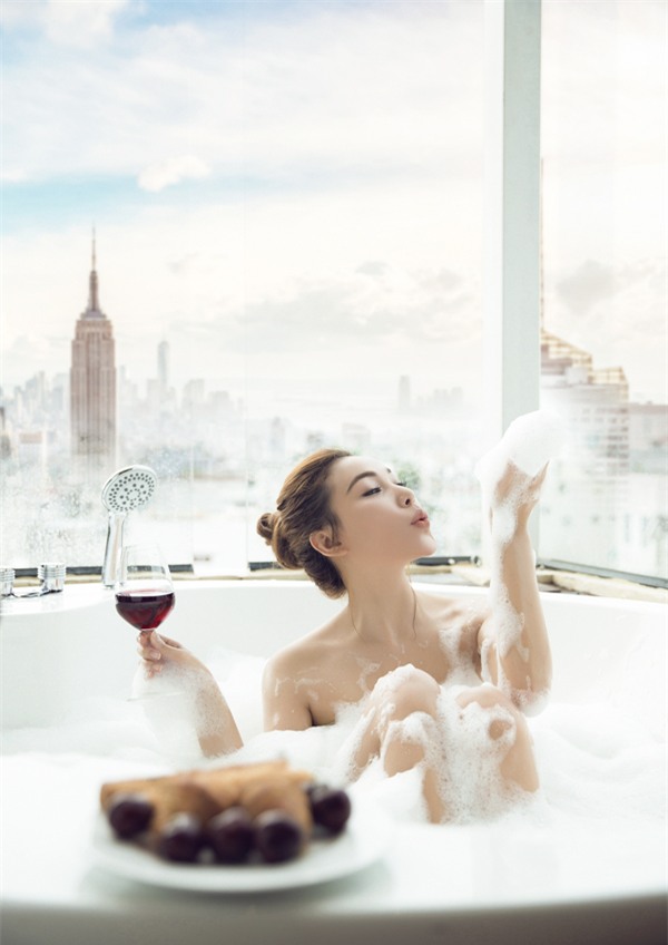 Diễn viên Quỳnh Thư gây shock khi vừa thể dục vừa khóa môi bạn trai-11