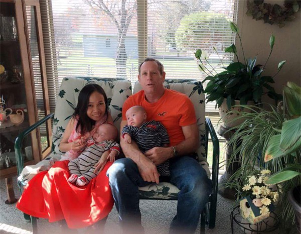 chuyen mang bau song thai voi chong tay nhu ky tich cua me viet ti hon chi nang 27kg - 4