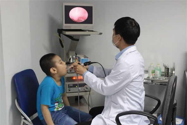 4 dau hieu nhan biet tre bi viem mang nao me khong the bo qua - 2