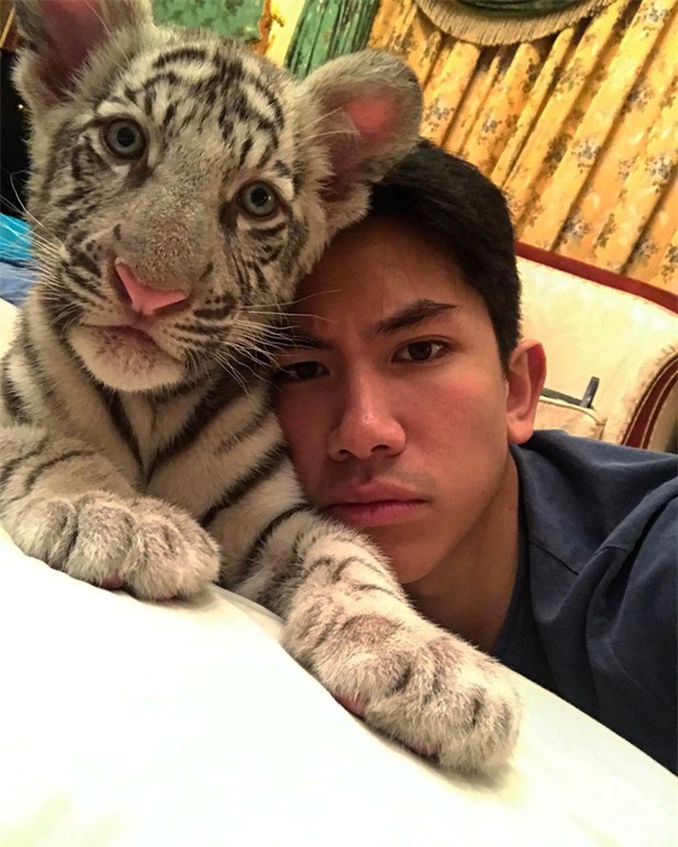 Hoàng tử Brunei khiến fan nữ phát cuồng ở SEA Games 29 vì quá đẹp trai và nam tính - Ảnh 12.