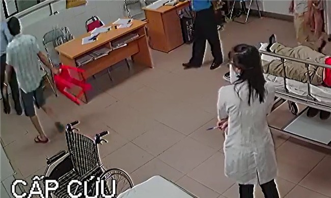hành hung bác sỹ, bác sỹ, Nghệ An