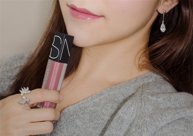 6 cây son đất giá dưới 300 ngàn, lên màu cực tôn da cho quý cô Việt - Ảnh 3.