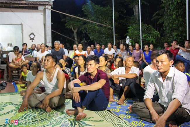 Bo Cong Phuong: 'Tu hao vi con choi nhiet tinh tu dau den cuoi tran' hinh anh 1