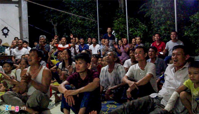 Bo Cong Phuong: 'Tu hao vi con choi nhiet tinh tu dau den cuoi tran' hinh anh 3