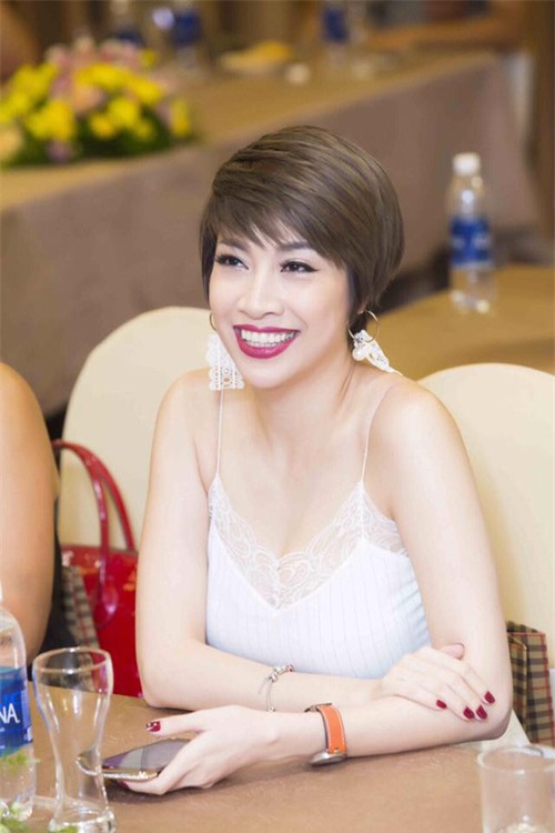 Pha Lê tiết lộ chuyện tình Hà Hồ - Kim Lý: Anh luôn hôn chị, không rời mắt khỏi chị 1 giây - Ảnh 1.