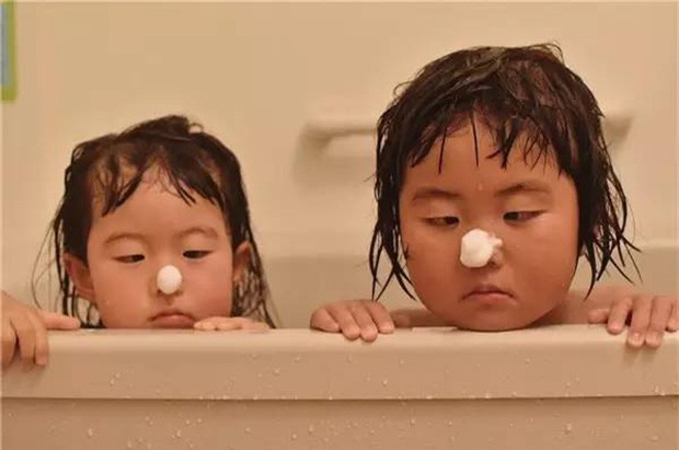 Bị mẹ dìm hàng không thương tiếc nhưng biểu cảm mặt xấu của cô bé 5 tuổi vẫn khiến dân mạng điêu đứng - Ảnh 14.