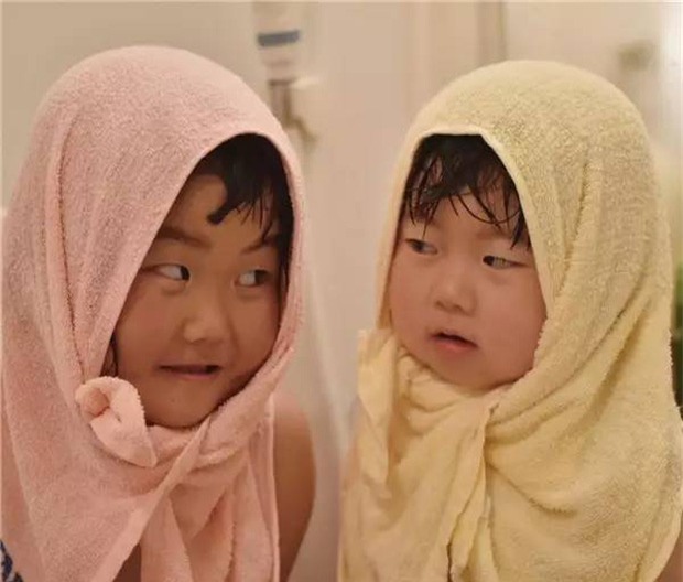 Bị mẹ dìm hàng không thương tiếc nhưng biểu cảm mặt xấu của cô bé 5 tuổi vẫn khiến dân mạng điêu đứng - Ảnh 18.