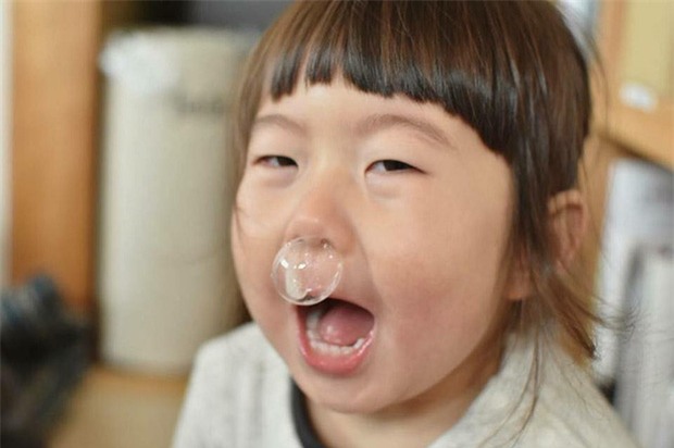 Bị mẹ dìm hàng không thương tiếc nhưng biểu cảm mặt xấu của cô bé 5 tuổi vẫn khiến dân mạng điêu đứng - Ảnh 24.