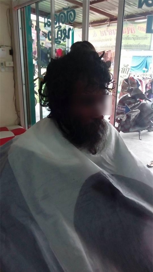 Thấy người đàn ông khốn khổ đi vào tiệm, cô thợ cắt tóc liền trổ tài và kết quả thật đáng kinh ngạc - Ảnh 3.