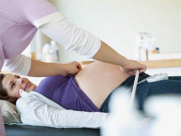 Giải mã hiện tượng dây rốn quấn cổ thai nhi khiến nhiều mẹ bầu lo lắng - Ảnh 4.